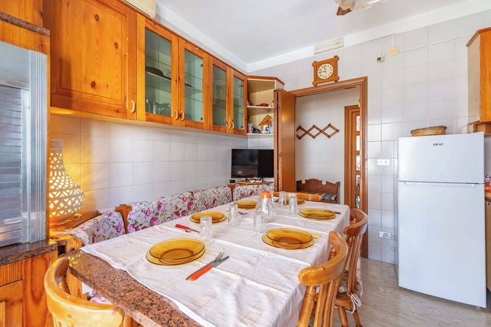 Kitchen and dining area
