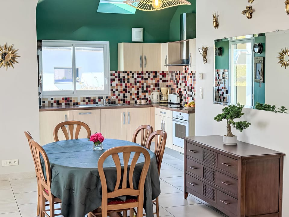 Kitchen / Dining Room