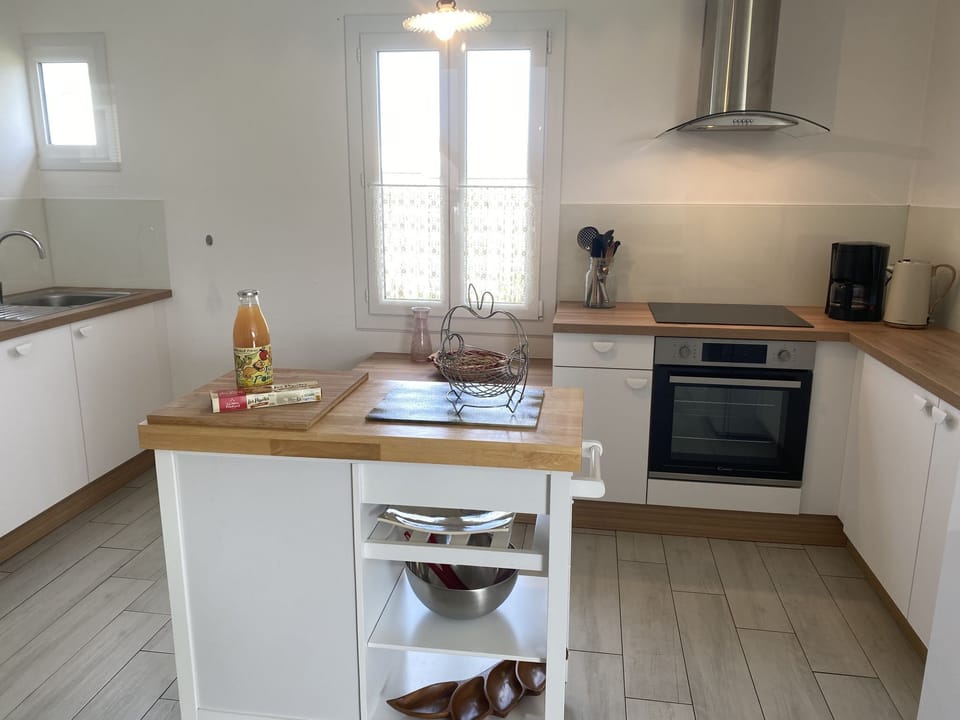 Kitchen / Dining Room