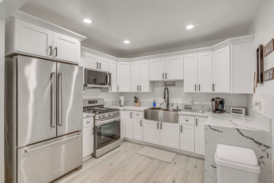 Kitchen | Single-Story Unit | 1st-Floor Apartment