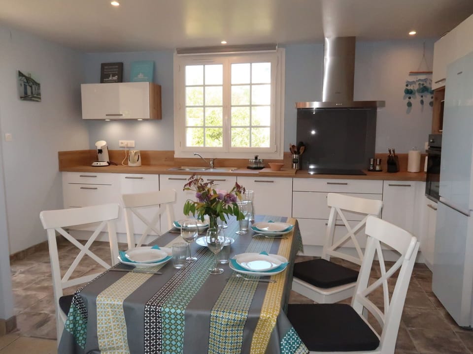 Kitchen / Dining Room