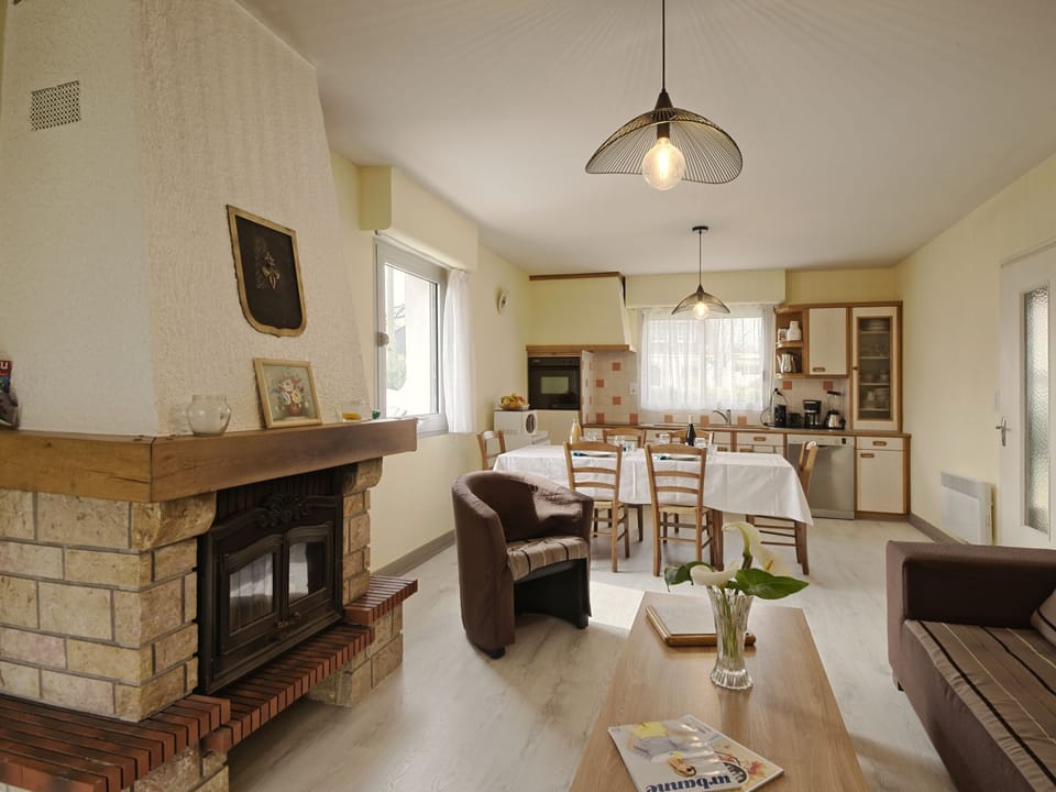 Kitchen / Dining Room