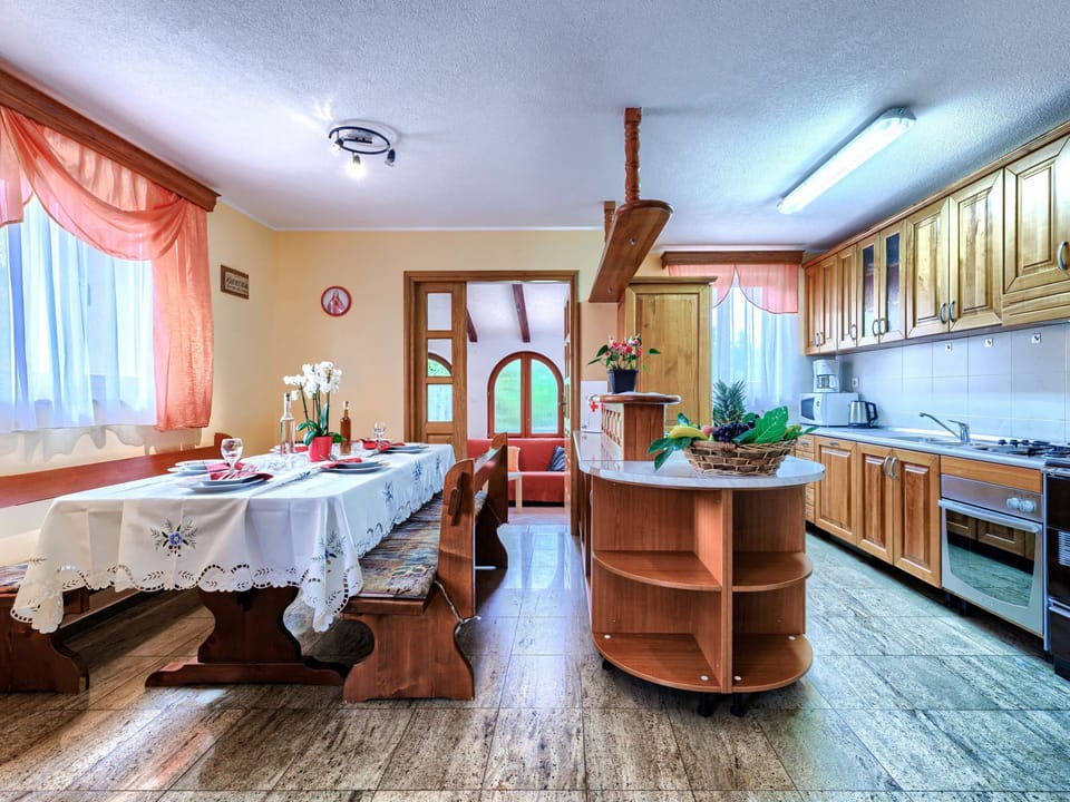 Kitchen / Dining Room