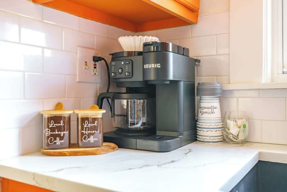 This kitchen is fully equipped with everything you need, from cookware to high-end appliances. Ideal for family meals and group cooking sessions