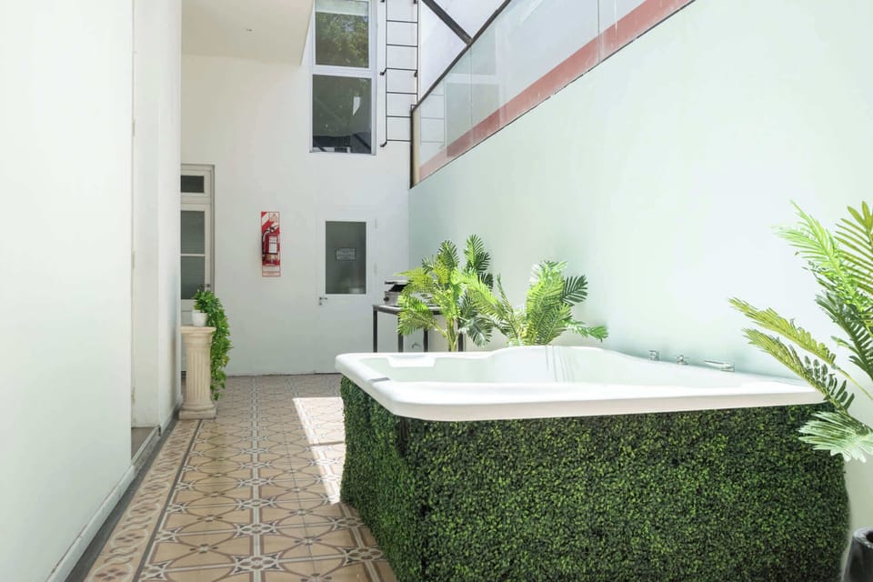 Indoor spa tub