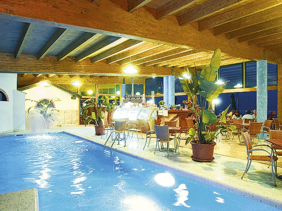 Pool Indoor