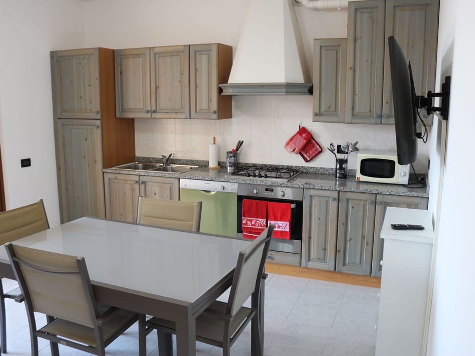 Kitchen / Dining Room