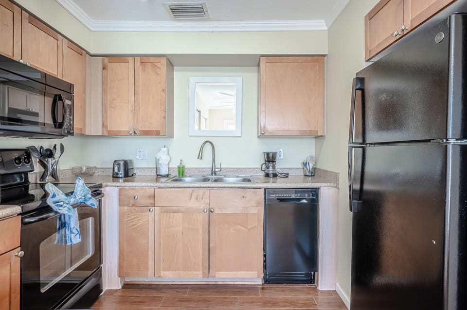Plenty of Counter Top Space and Cabinet Storage