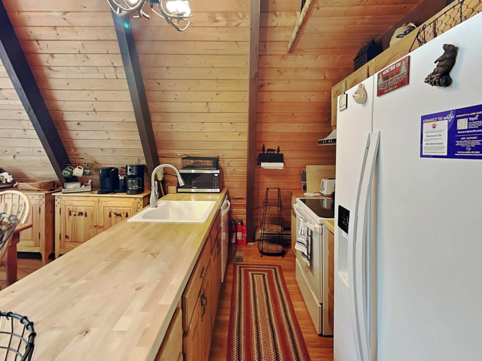 Full Kitchen
