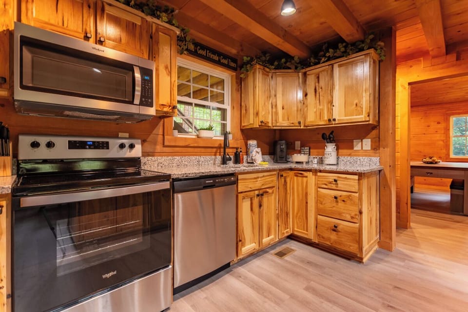Trail's End's fully-equipped kitchen