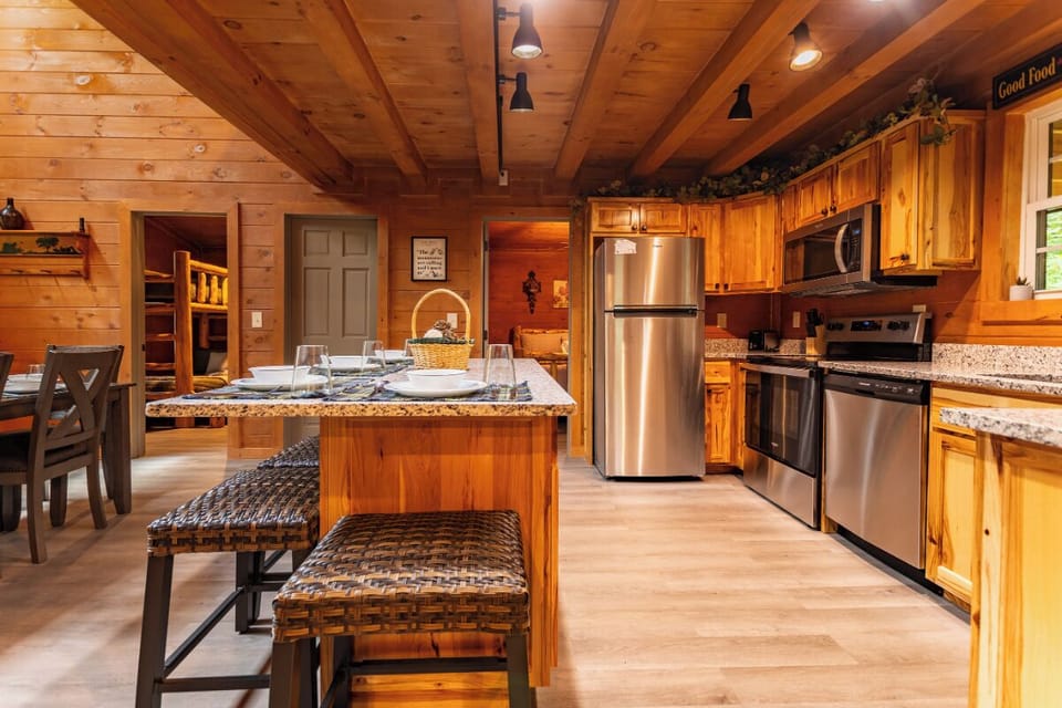 Trail's End's fully-equipped kitchen