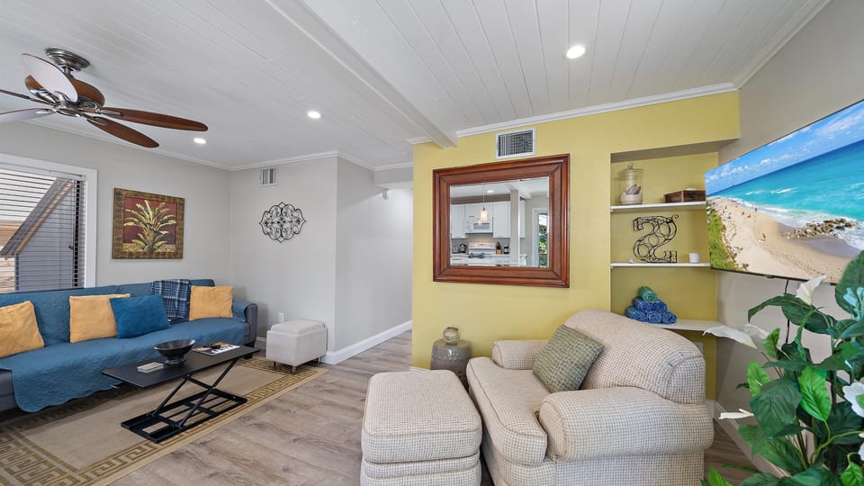 Comfortable Furniture, Smart TV, Beach Towels Provided