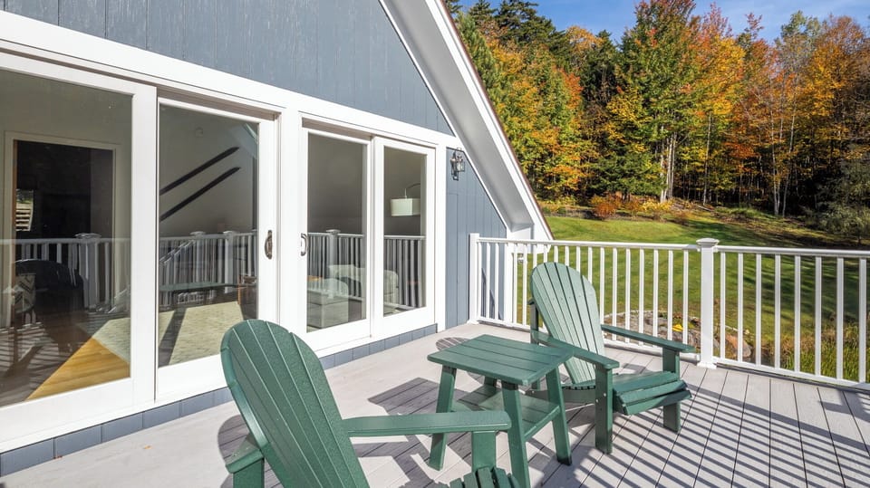 enjoy the deck and soak in nature