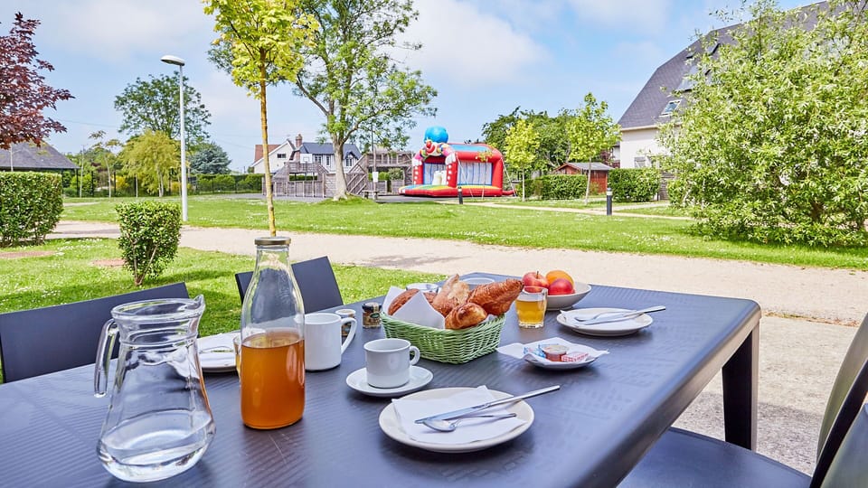 Have a tasty breakfast overlooking the courtyard.