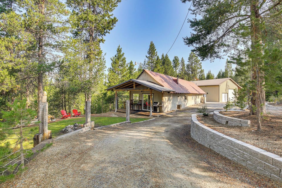 Parking | Gravel Driveway (4 Vehicles) | Circular Driveway | Trailer Parking