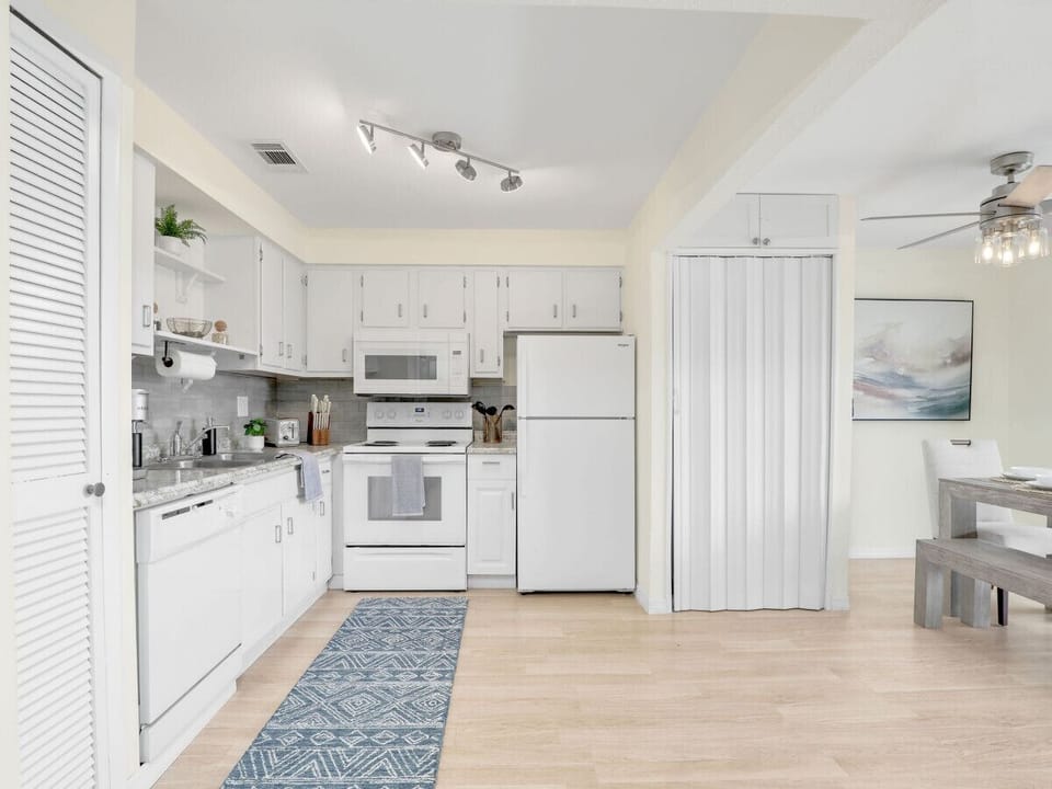 Kitchen with Laundry closet