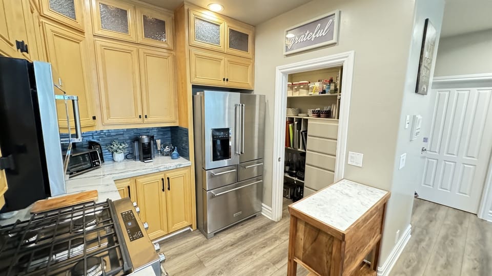 Full Modern Kitchen