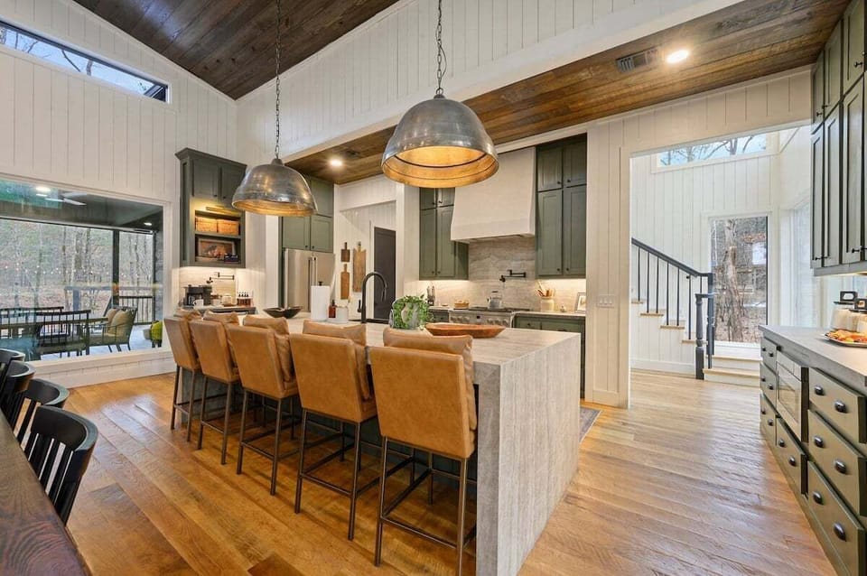 Breakfast bar seating for 5
