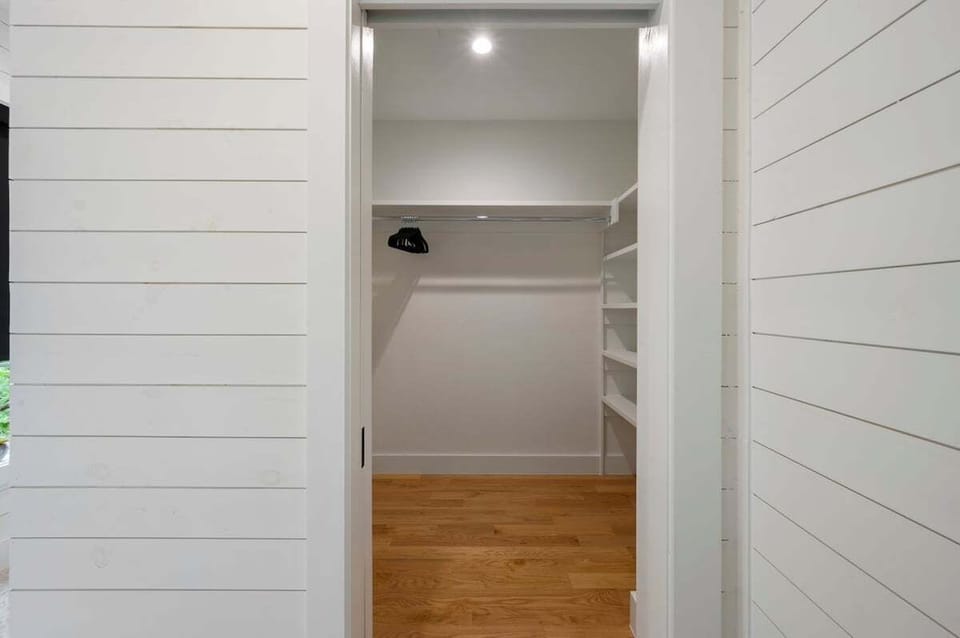 Upstairs Master Bathroom #3