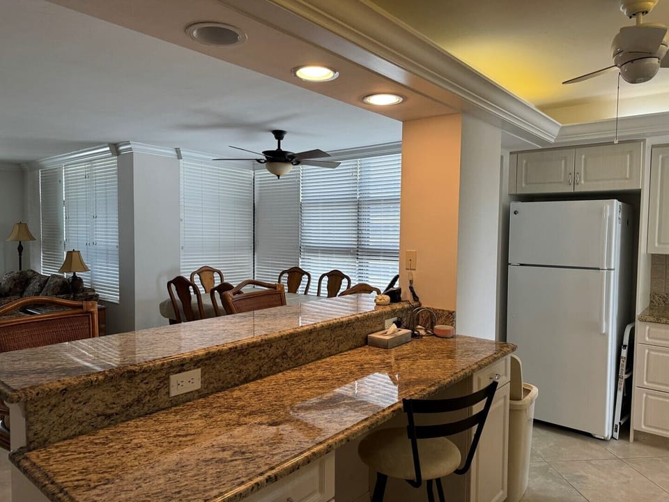 Open Kitchen with Breakfast Bar