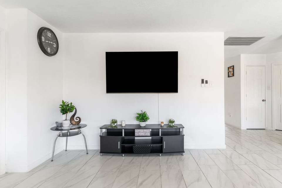 Indoors, Floor, Screen, Flooring, Furniture