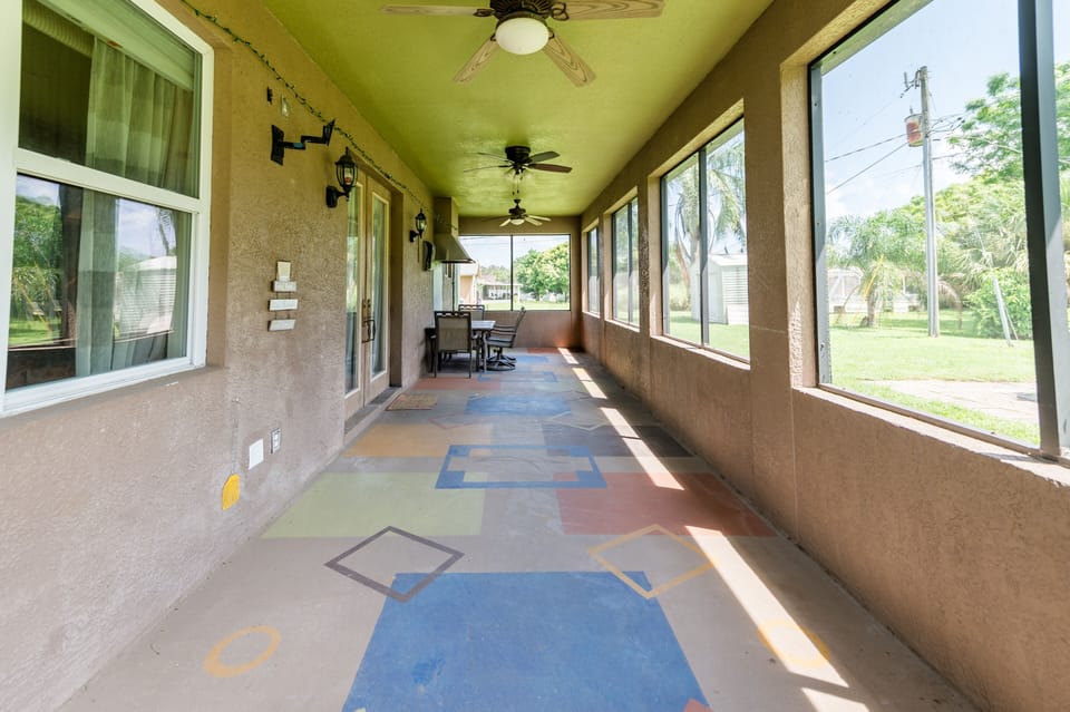 Floor, Flooring, Architecture, Building, Corridor
