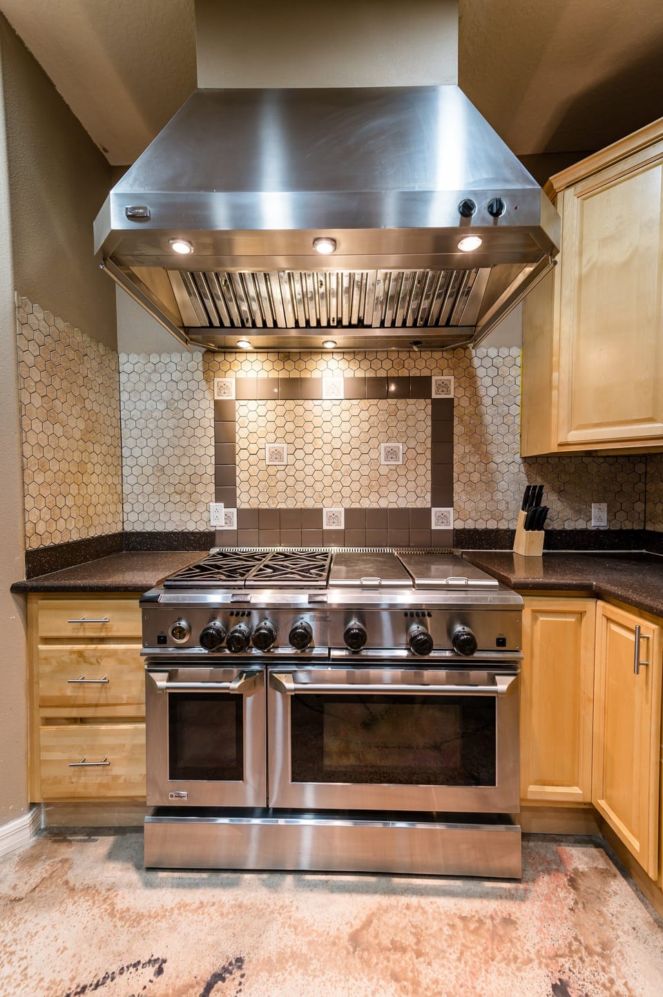 Indoors, Kitchen, Cooktop, Microwave, Oven