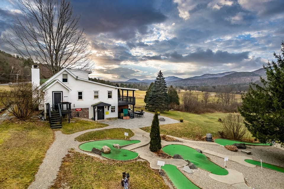 Transportation, Tree, Leisure Activities, Outdoors, Grass