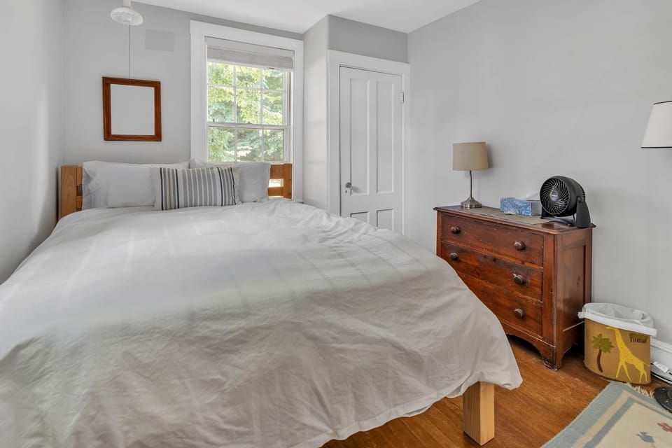 Indoors, Home Decor, Furniture, Lamp, Bed