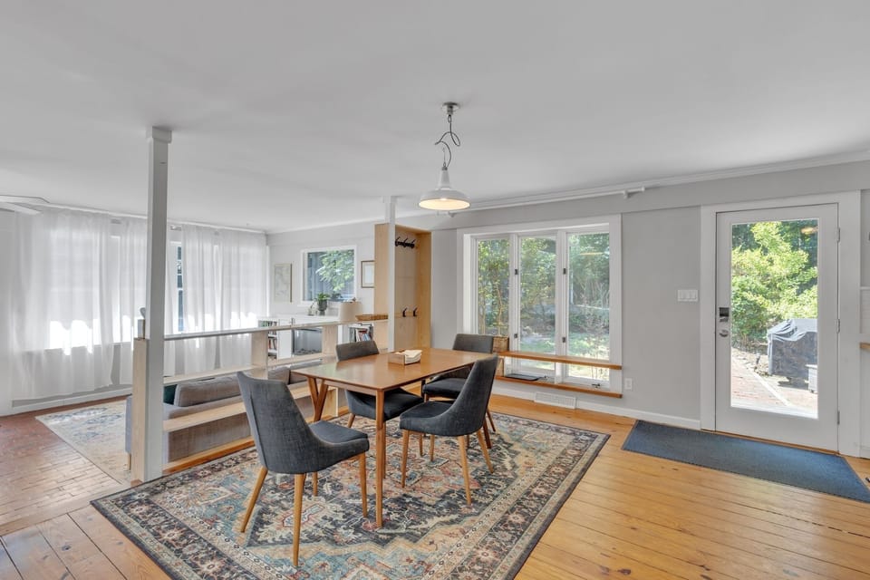 Indoors, Home Decor, Window, Furniture, Table
