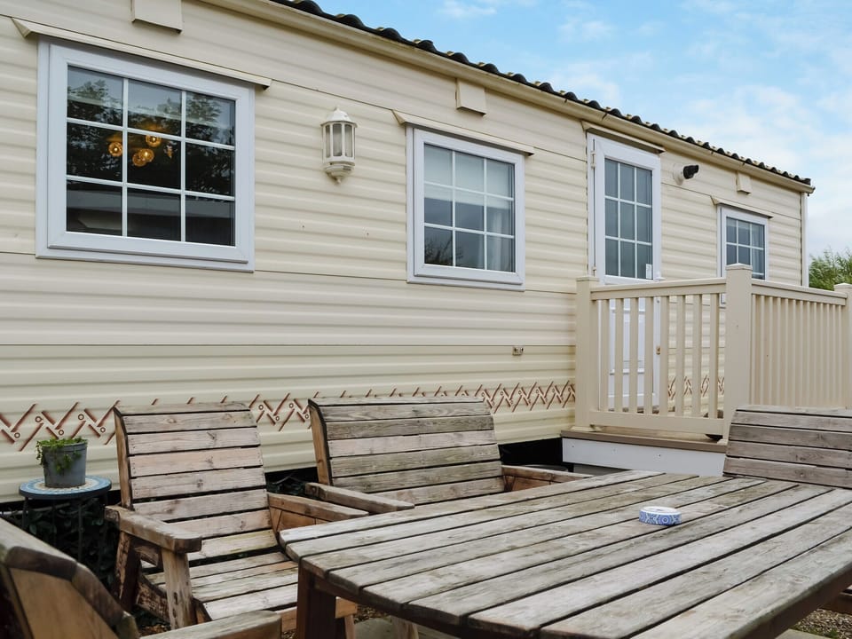 Exterior | Stella, Skipsea