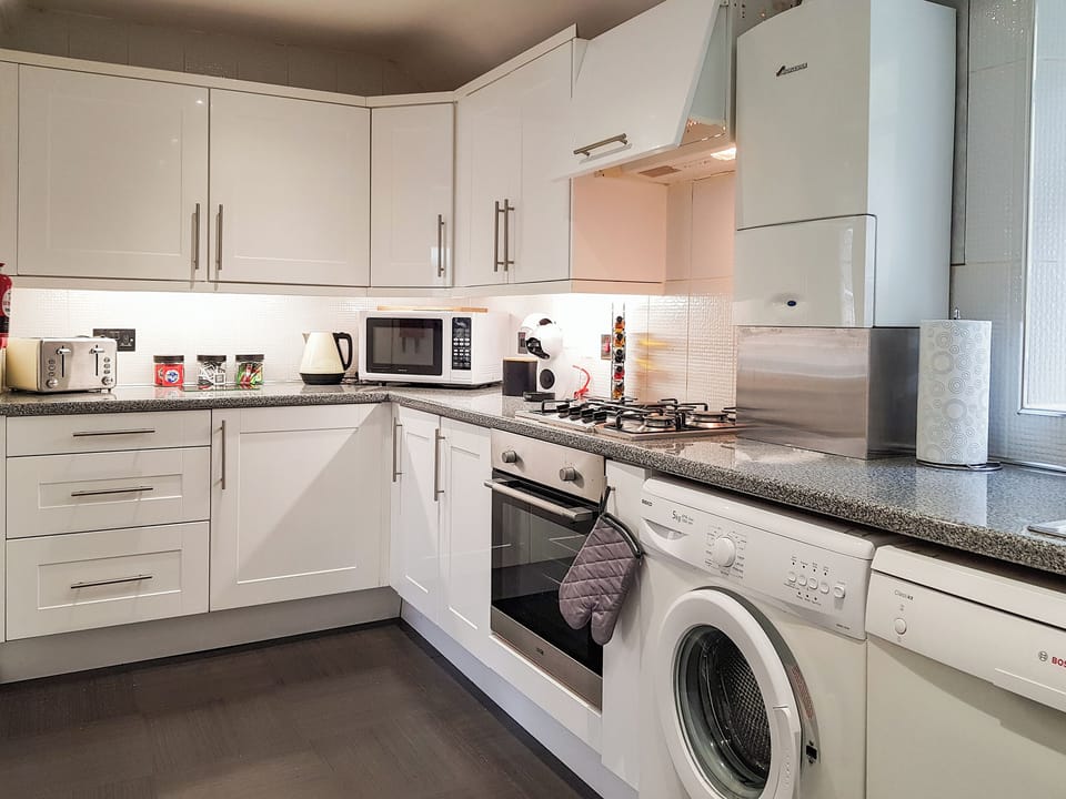Kitchen | The Goldsmiths Apartment, Markinch, near Glenrothes