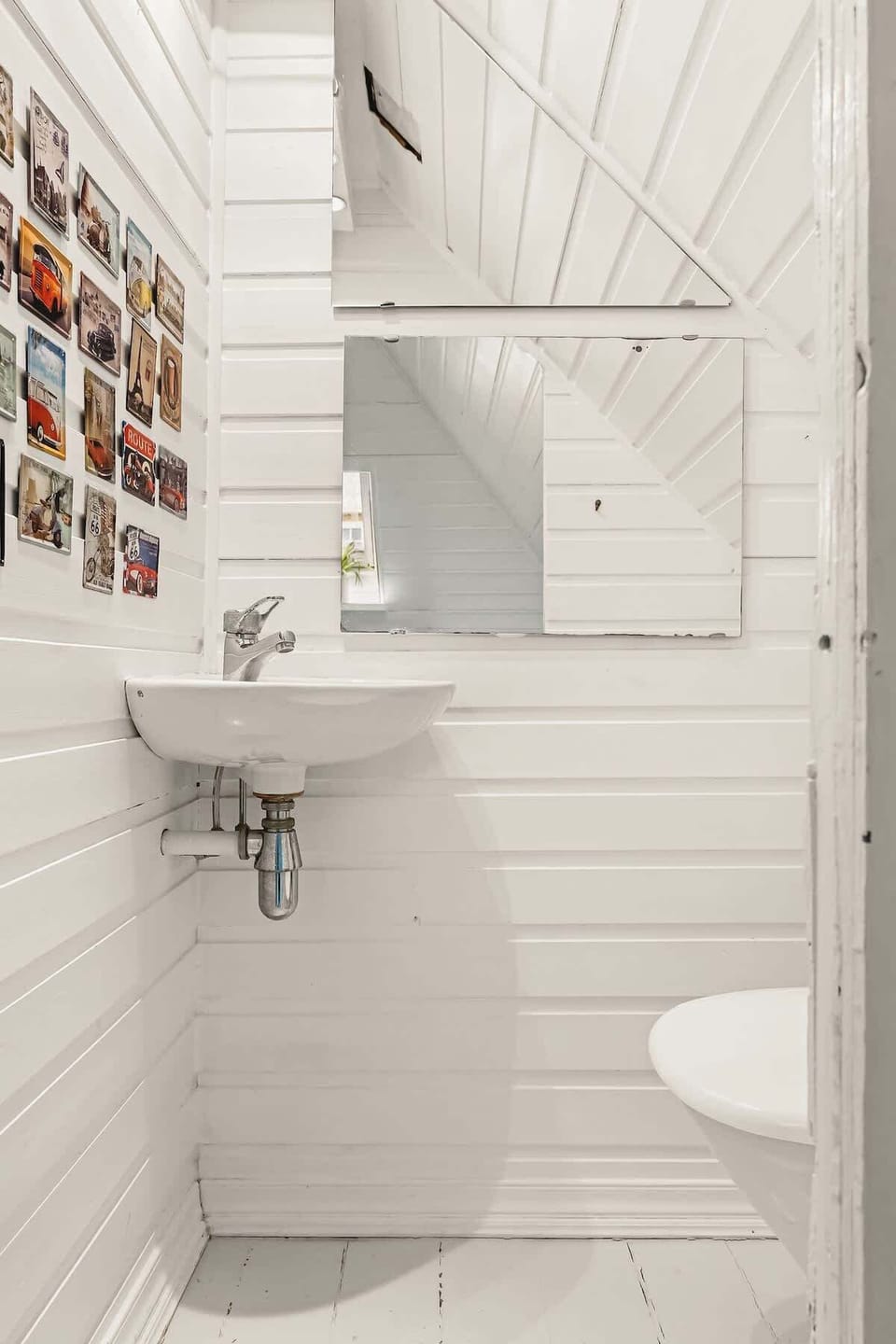 The top floor includes a separate toilet for your convenience.