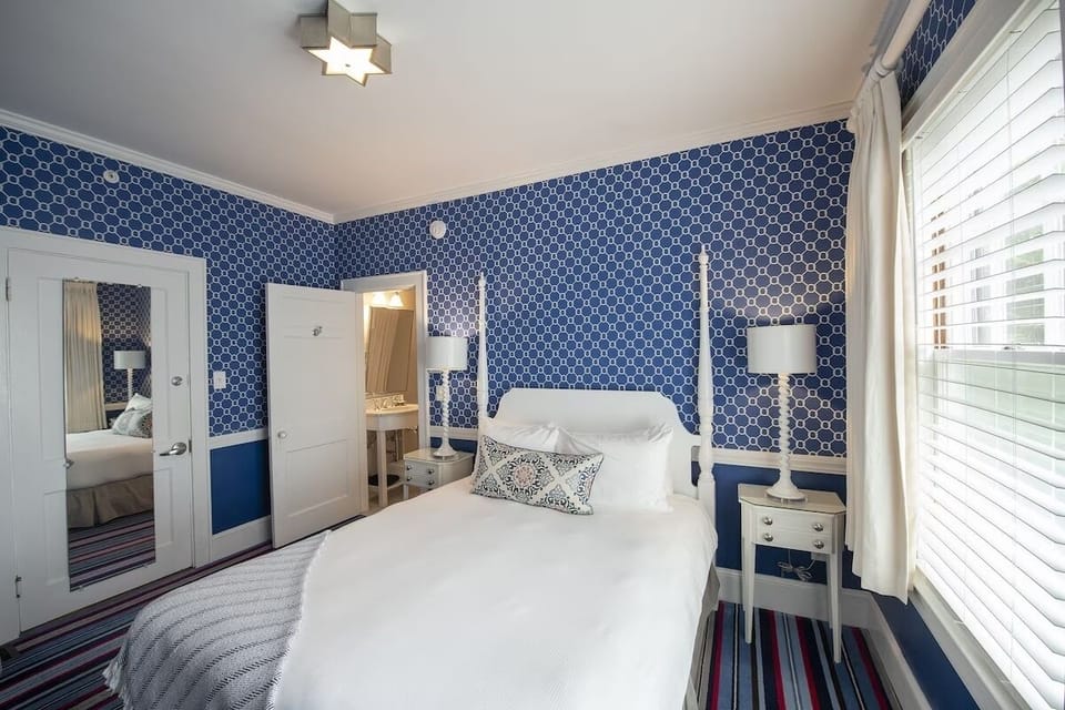 Queen size bed