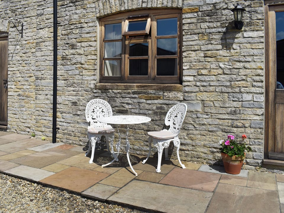 Sitting-out-area | Badger Cottage - Woodlands Farm, Somerton