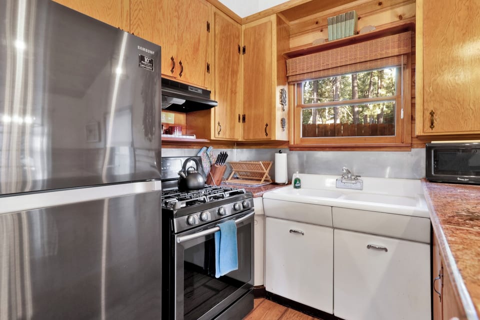 Plenty of room to make that romantic meal for two!