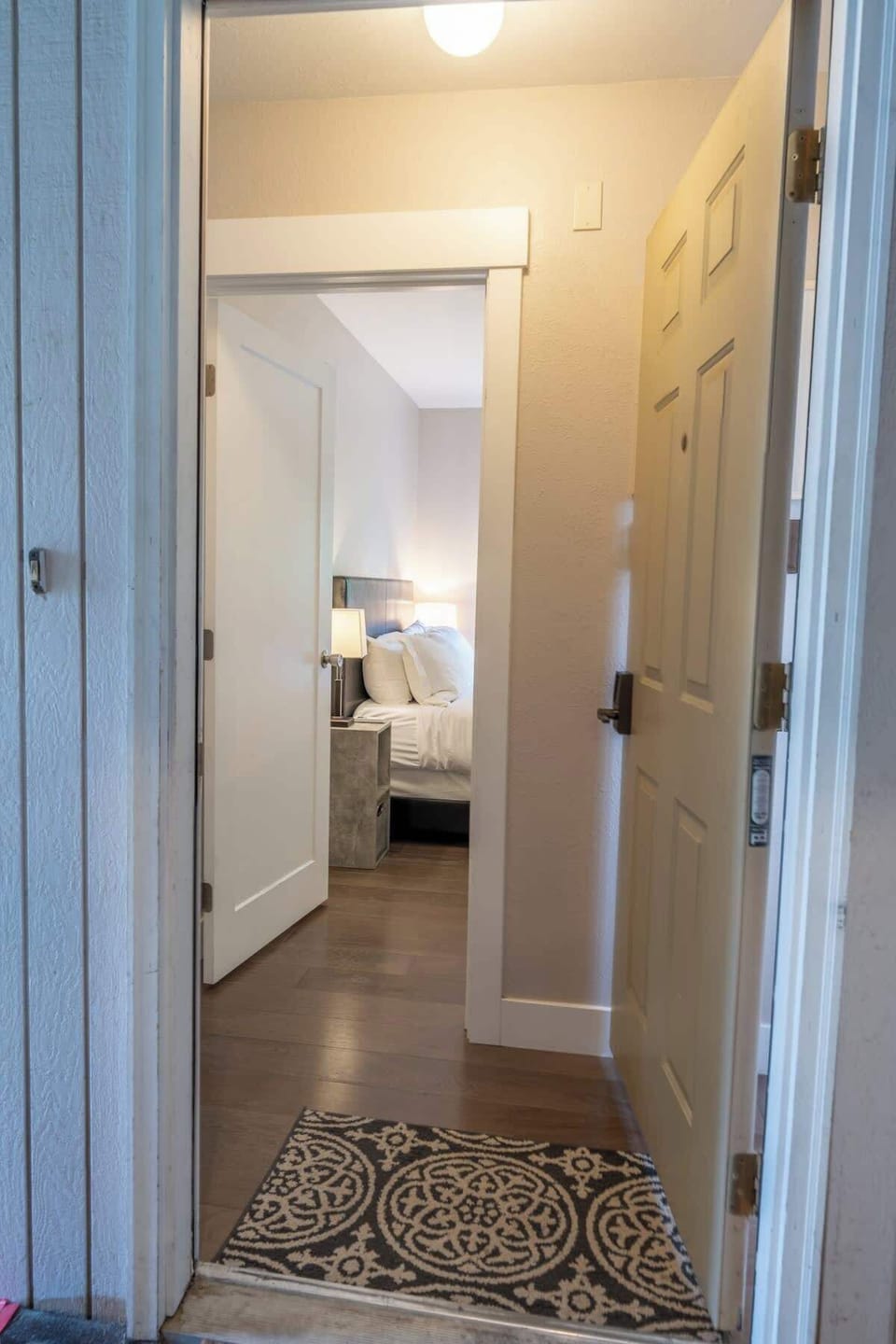 ADU: Private entrance