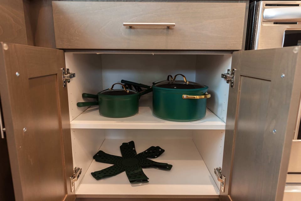 #StayInMyDistrict #Eugene #GoDucks #UofO #BookDirect