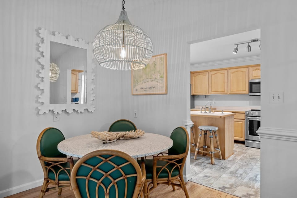 Breakfast Nook 