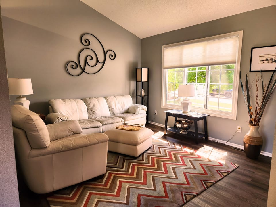 Living space right inside front door