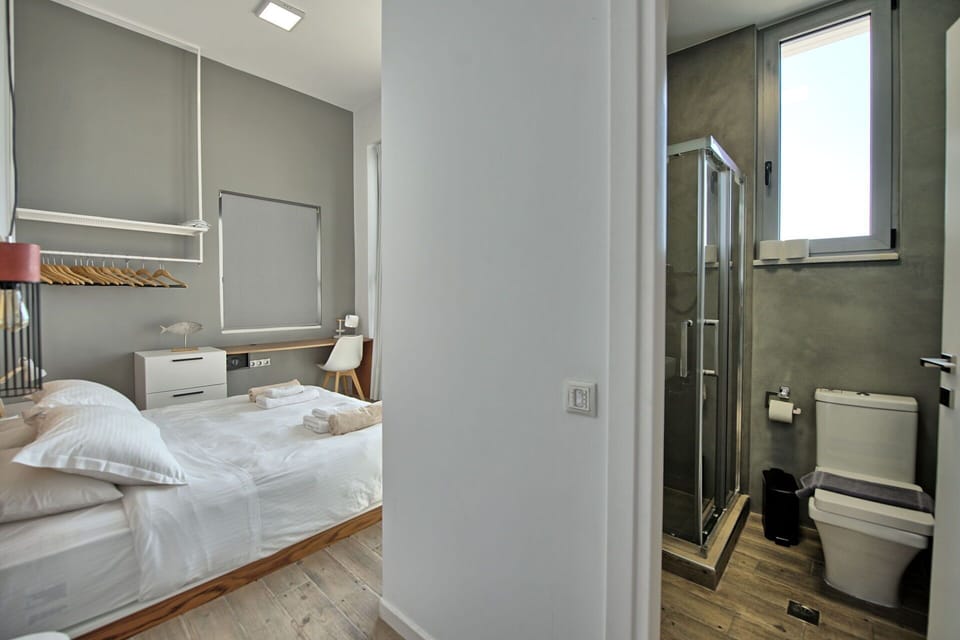 Bathroom, Bedroom