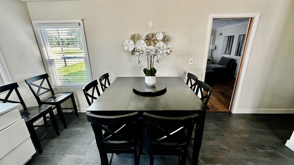 8 seats kitchen table