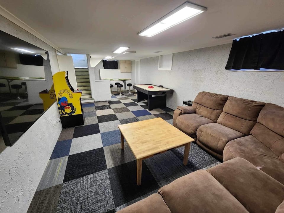Basement - Included in every stay Game room
