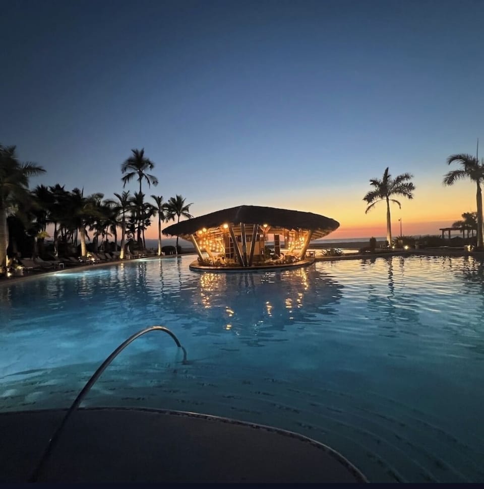 Mayan Palace Pool Bar