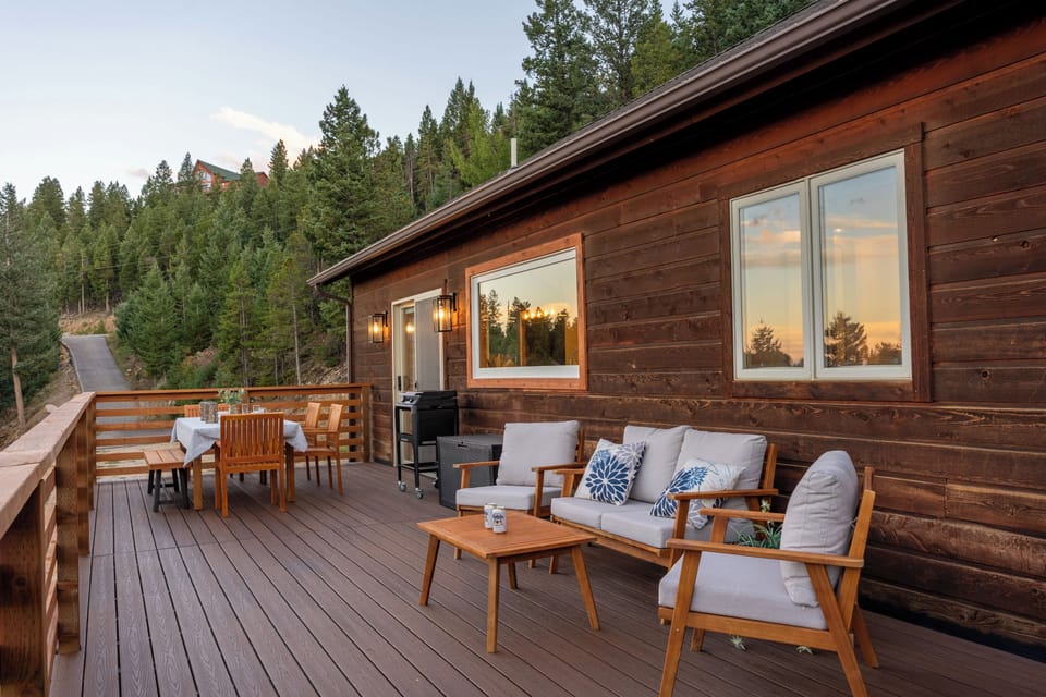 Enjoy happy hour on the deck: epic sunsets, wildlife sightings & mountain air.