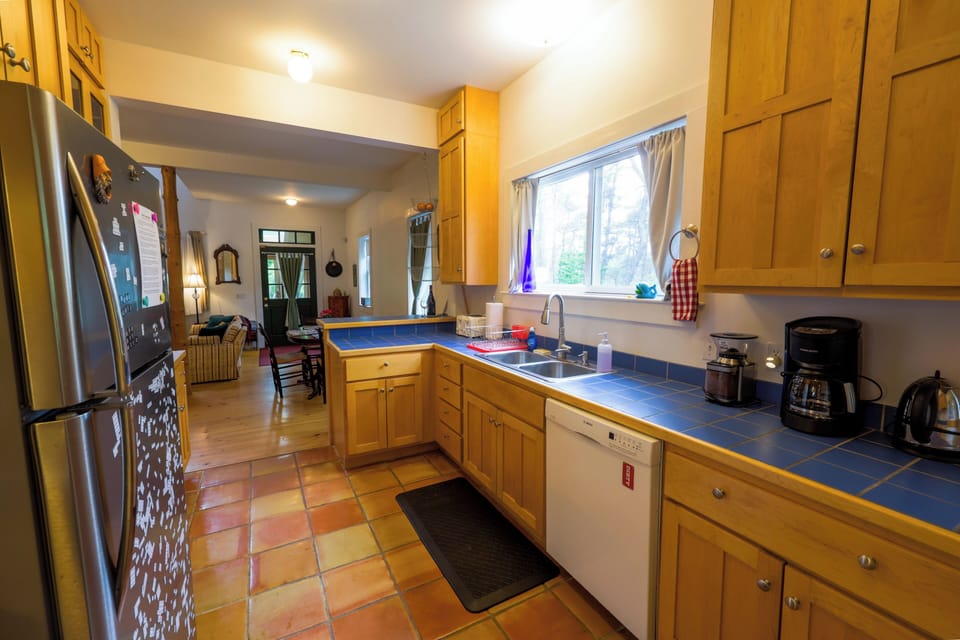 Another kitchen view.