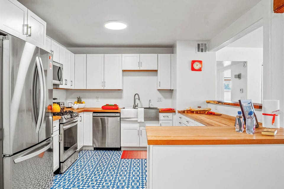 Whip up your favorite meals in this fully equipped kitchen!