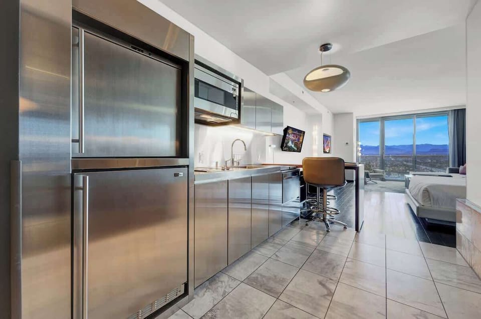 Modern fully equipped kitchen, ready for all your culinary adventures.