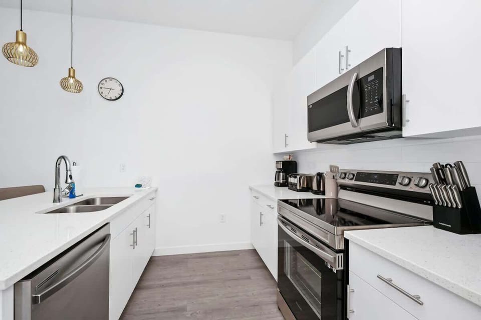 Cook up a feast in the fully equipped kitchen, featuring modern appliances and all the essentials.
