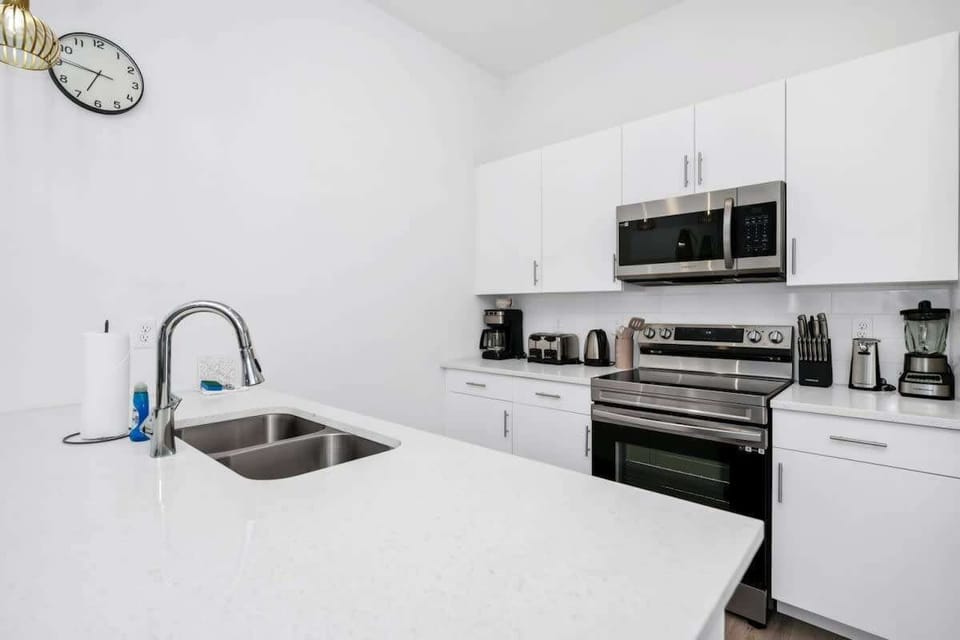 Cook up a feast in the fully equipped kitchen, featuring modern appliances and all the essentials.